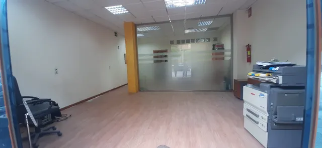 Local comercial de 126 metros en el centro de Patiño — 2