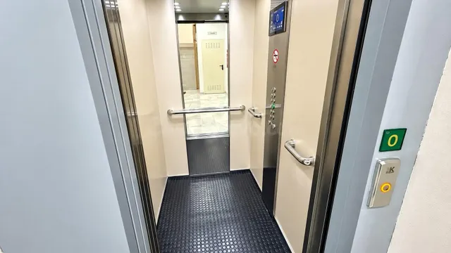 GRAN PISO CON ASCENSOR EN LA BARRIADA ESPAÑA, AVENIDA SANIDA - foto 4