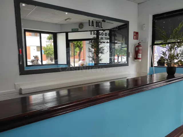 Local comercial junto a Torneo, con licencia de cocina, vela - foto 3