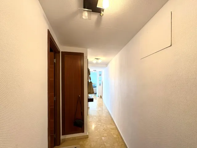 Apartamento moderno y espacioso en primera línea de mar junto a Playa del Cura. ¡3 dormitorios, 2 baños, balcón con vistas al mar (sureste) y piscina comunitaria! — 32