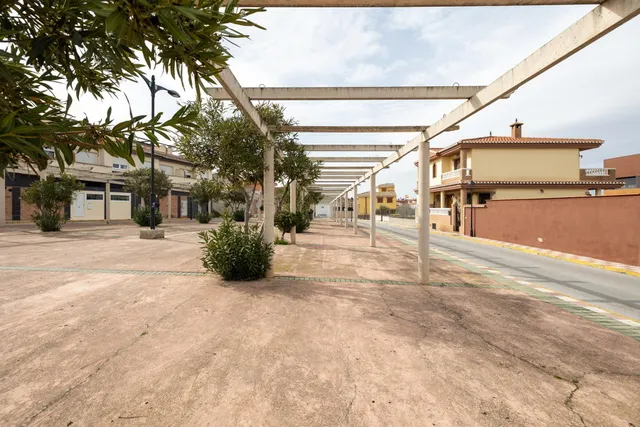 Solar urbano en Otura — 17