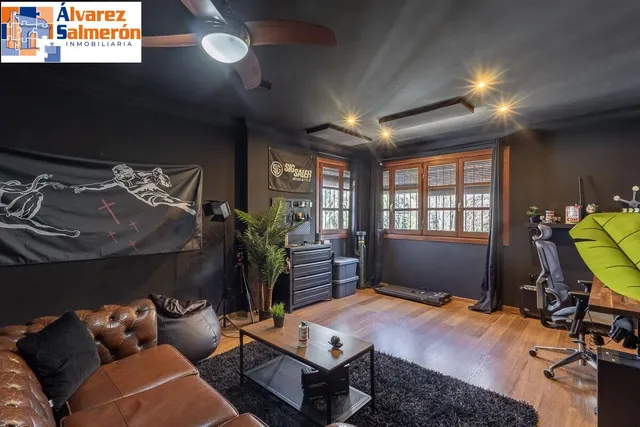 INCREÍBLE CHALET INDEPENDIENTE EN ZONA PRIVILEGIADA — 11