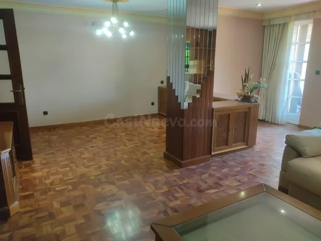 VIVIENDA AMPLIA FRENTE AL PARQUE CON GARAJE Y TRASTERO - foto 5