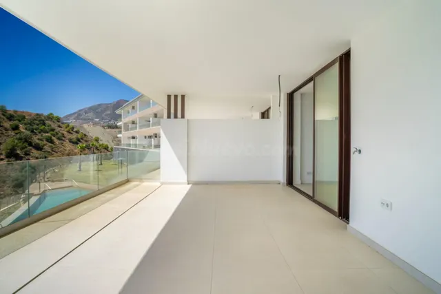 Venta de piso con dos dormitorios en Benalmádena, Málaga, Co - foto 4