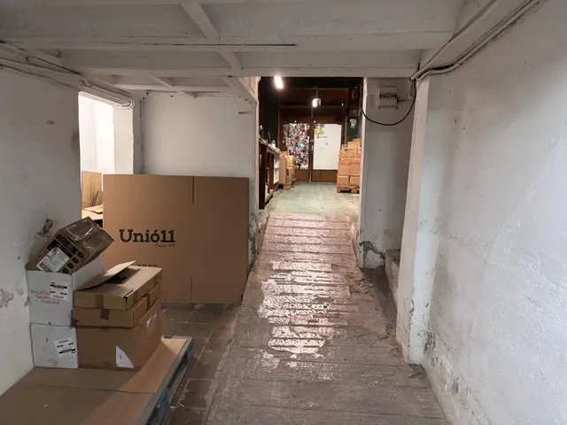 Local comercial muy cerca de las Ramblas — 7