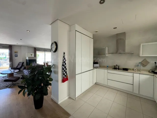 Apartamento 4 habitaciones 193m² en venta - Villamartin - foto 2
