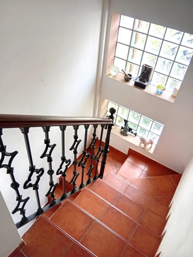 Casa adosada en esquina de 4 dormitorios, muy luminosa, con jardín privado y amplia terraza, cerca de Fuengirola — 9