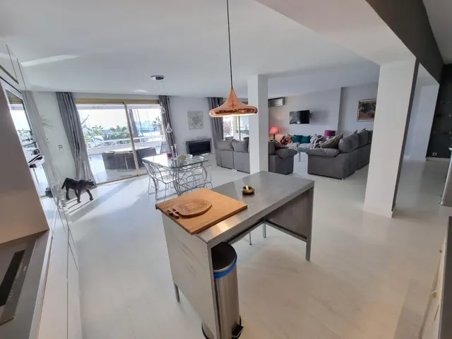 Impresionante Apartamento de Diseño Alquiler Temporada hasta 8 meses Paseo Marítimo primera línea de mar — 45