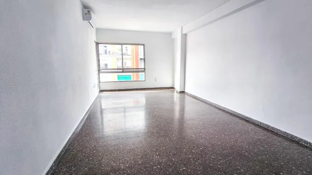 Amplio Piso en Alquiler con Terraza en La Creu del Grau, Valencia — 8