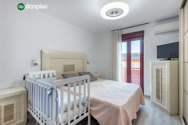 Amplia casa de 182 m2 con patio, gran sótano y a menos de 5 minutos del metro — 16