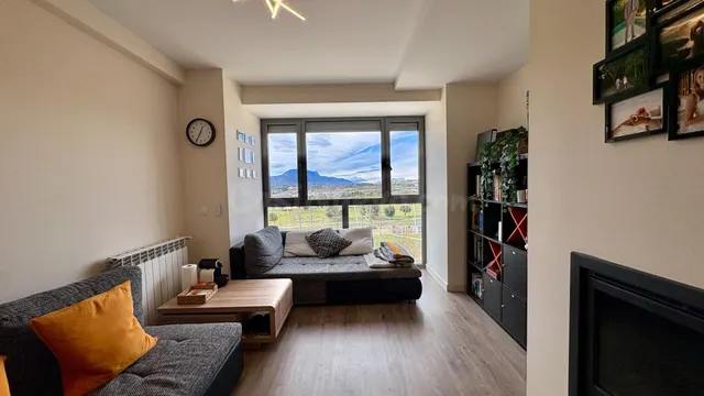 Triplex en Alquiler en Mirador del Valle 3, Las margas — 2