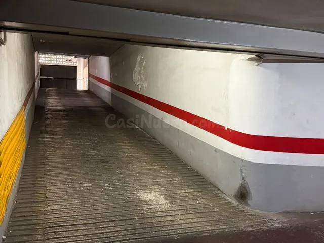 Plaza de Parking en Venta con punto de recarga para coche el - foto 3