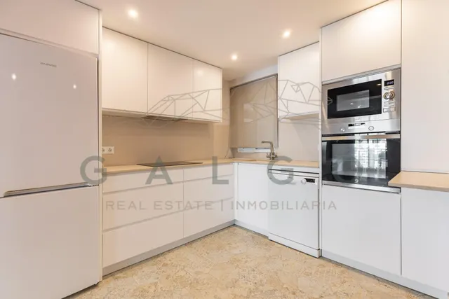 Comprar piso reformado con garaje junto a Plaza Xúquer — 10