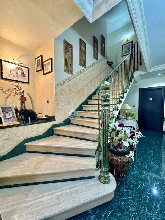 SE VENDE CASA EN MUY BUEN ESTADO EN EL CENTRO DE ASPE — 25