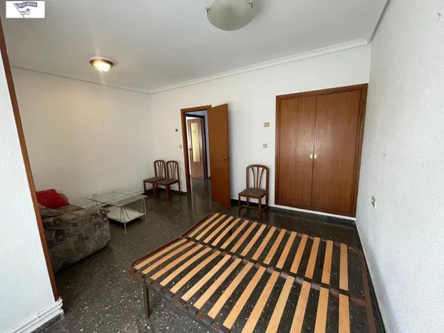 PISO SIN MUEBLES CON GARAJE Y TRASTERO — 14