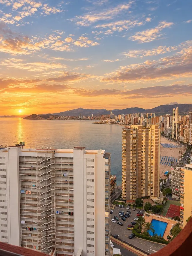Estudio en planta 12 con vistas al mar y parking en Benidorm – 175.000 € — 15