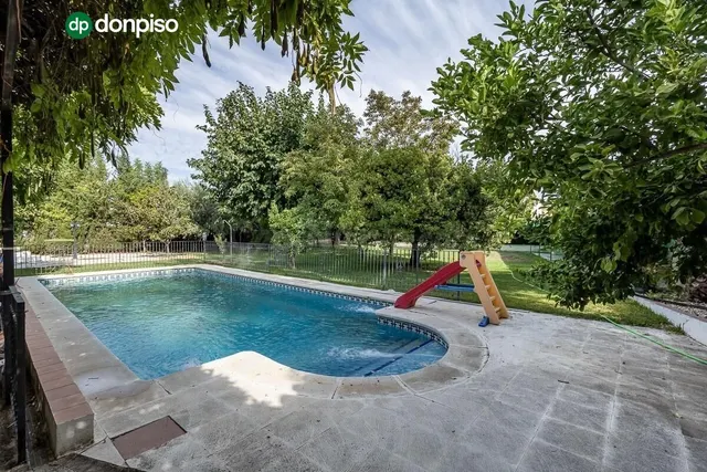 Espectacular Chalet en Ogijares - Ideal para Familias — 3