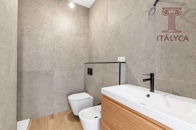 Casa de obra nueva en venta en calle Niño Perdido — 13