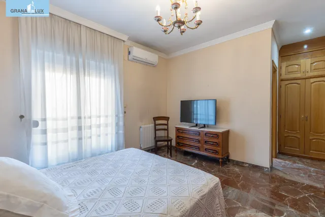 Casa en esquina en venta en Las Gabias — 30