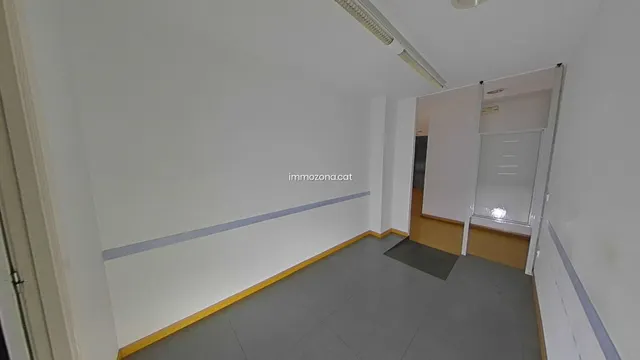 2 LOCALES DE 821 M2. EN TOTAL, FIGUERES — 11