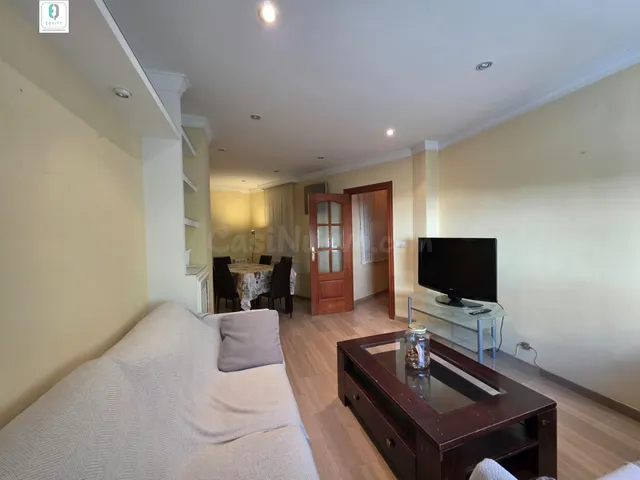 GRAN PISO DE 3 DORMITORIOS Y 2 BAÑOS EN LA MEJOR UBICACIÓN - foto 2