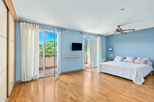 Exclusiva casa con piscina , ascensor y placas solares en llavaneres — 27