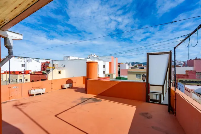 Casa de 4 plantas en zona céntrica de La Laguna · Ideal para inversores y familias numerosas · Muchas posibilidades — 44