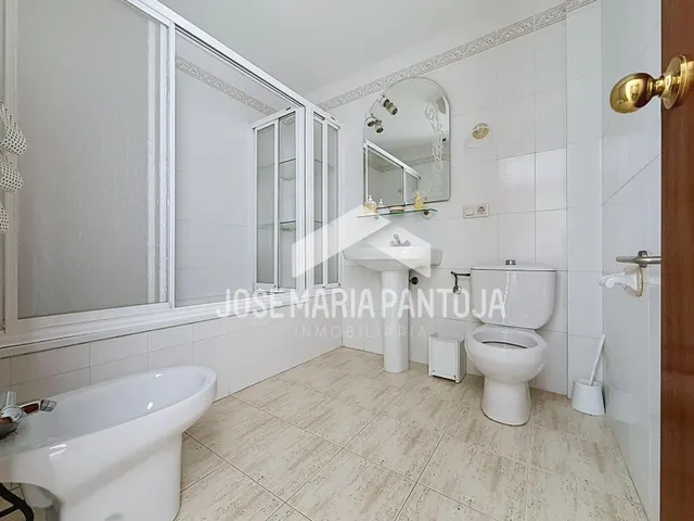 Adosado cuatro dormitorios con sótano y buhardilla — 30
