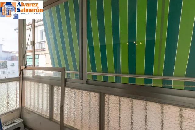 Piso de 3 dormitorios en calle milán, zaidín | muy luminoso y con gran potencial — 5