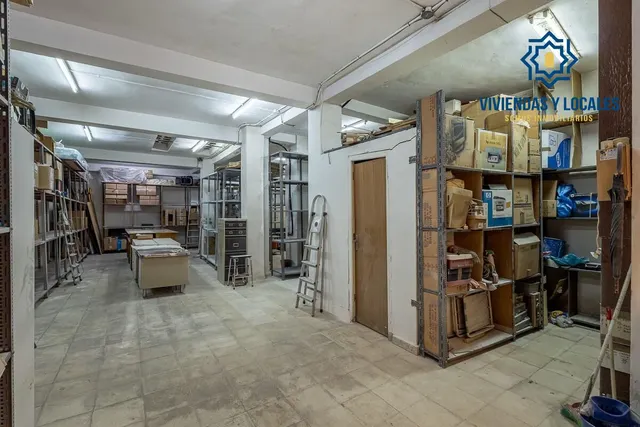 Estos dos grandes locales en pleno centro de Granada ofrecen una oportunidad única para tu negocio. — 5