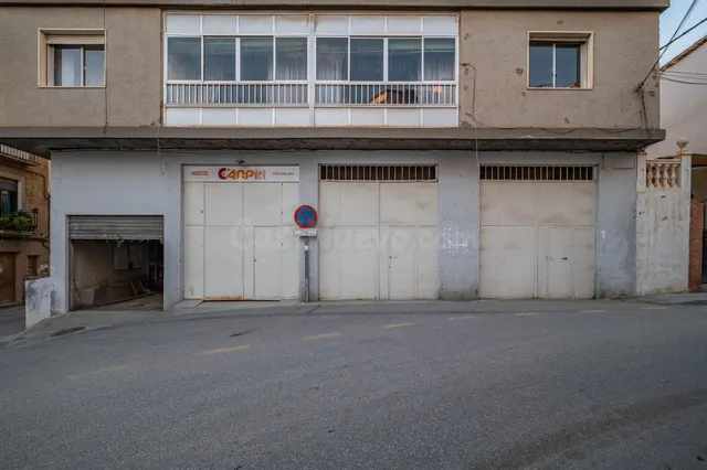 EDIFICIO Y GRAN SOLAR EN EL CENTRO DE ORGIVA - foto 5