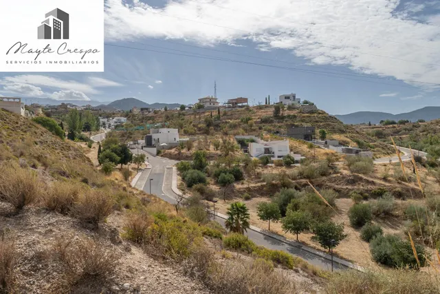 Terreno urbano de 750 m2 en Altos de La Zubia. Parcela 17, manzana M — 22