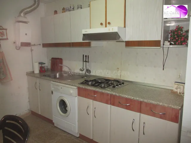 SE VENDE CASA DE PUEBLO DE 5 habitaciones EN ATECA - foto 2