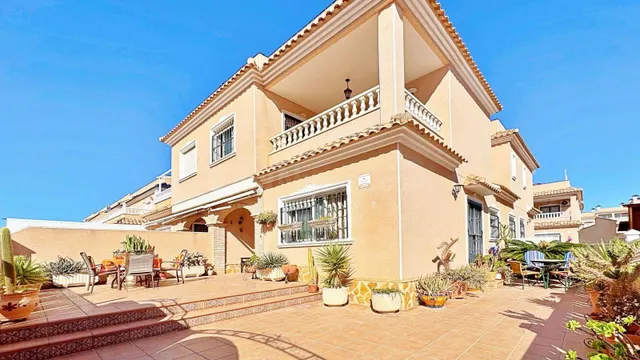 se vende un adosado de 3 dormitorios y 2 baños con parcela 7 - foto 3