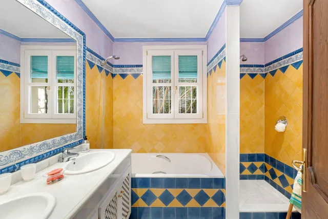 VILLA DE LUJO CON ESTILO ANDALUZ EN BENAHAVIS — 20
