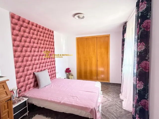 MARAVILLOSO CHALET DE 4 DORMITORIOS EN TORRECILLA — 22