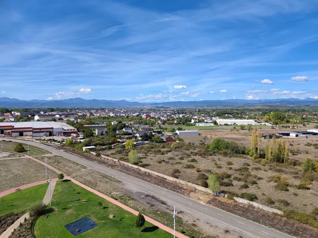 Amplio y Luminoso Piso en La Rosaleda, Ponferrada - €169.000 — 11