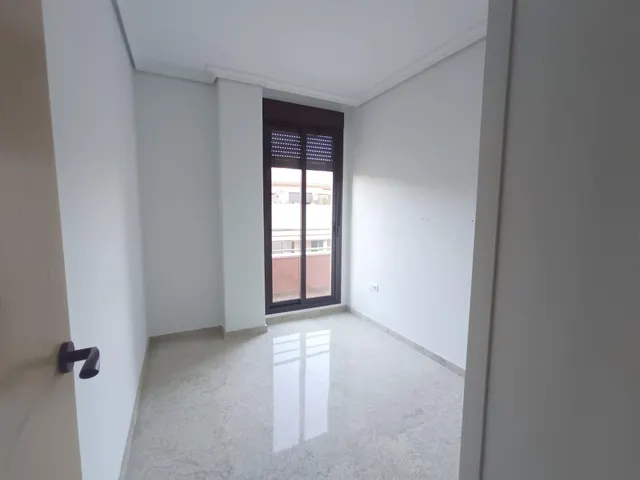 Luminoso piso de 3 dormitorios con terraza y piscina — 9
