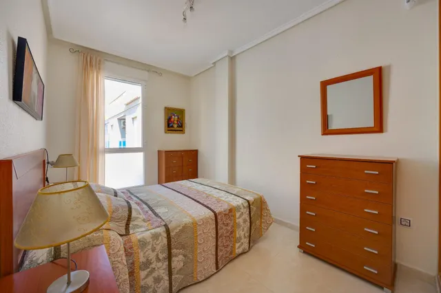Venta de Apartamento 2 dormitorios zona Habaneras,piscina comunitaria en Torrevieja. — 17