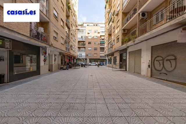 Piso con terraza y gran potencial junto a Camino de Ronda — 41