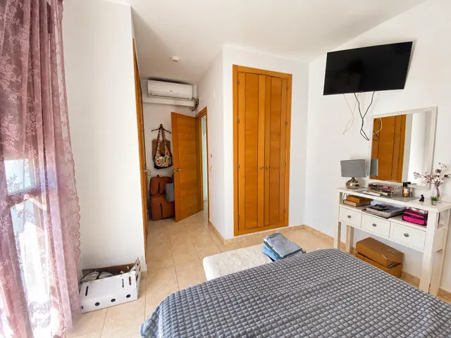 Amplio y luminoso piso con ascensor y terraza en calle Paterna de Rivera — 15