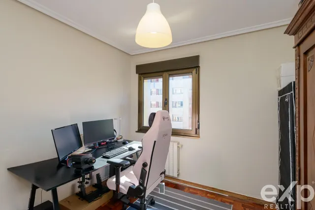 Piso en venta en avenida torrelavega, Oviedo – amplitud y ubicación — 6