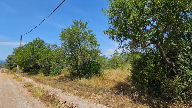 VENTA DE 3 PARCELAS AGRUPADAS CON POSIBILIDAD DE CONSTRUIR UNA VIVIENDA UNIFAMILIAR !! — 2