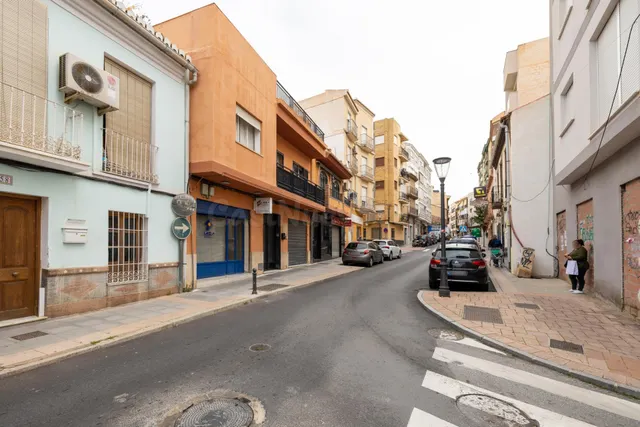 EDIFICIO EN VENTA EN EL CENTRO DE MOTRIL – GRAN OPORTUNIDAD  - foto 2