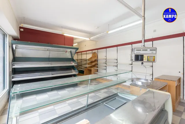 SE ALQUILA LOCAL EN  IRUN , CALLE SAN ISIDRO LABRADOR — 6
