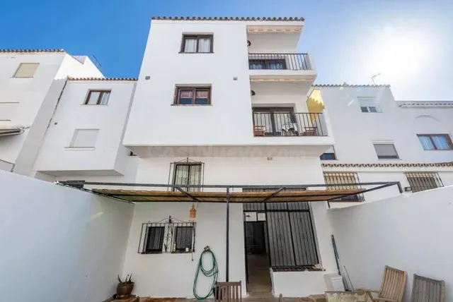 CHALET EN CENTRO ESTEPONA DE 4 habitaciones
