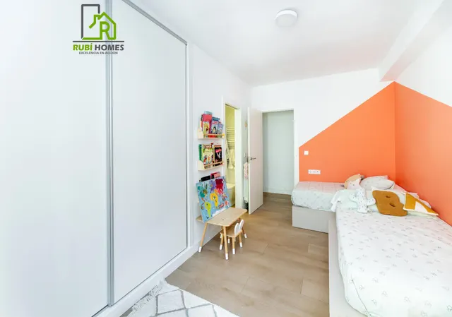 ✨ EXCLUSIVA VIVIENDA REFORMADA EN PLAZA MARIANA PINEDA — 23