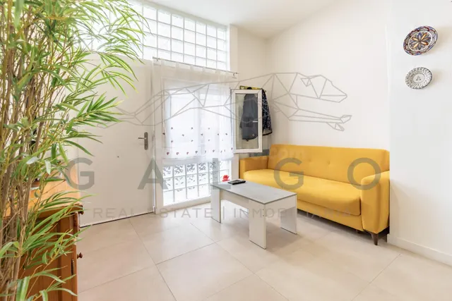 Estudio reformado en Nazaret – Diseño moderno, excelente ubi - foto 5