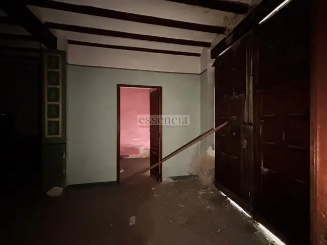 Casa en Almoines a reformar a su gusto en parcela de 242 m2 , en chaflán con patio. — 24