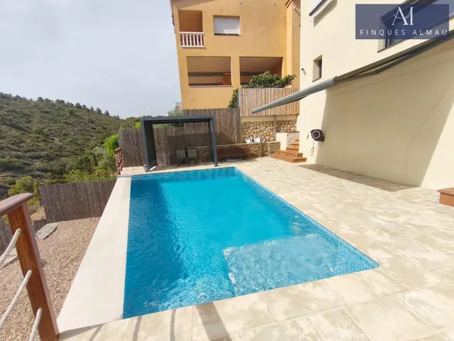 Espléndida Casa Reformada en Les Brises de Calafell con vist
